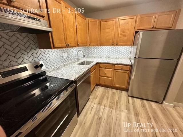 3 BR, 1.5 BA Apartment 353 Schraffts Dr, Waterbury, CT 06705