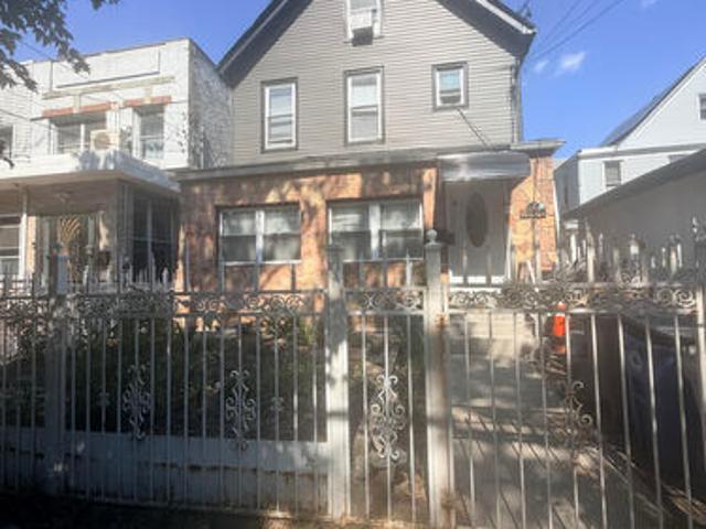 3 BR, 1.5 BA Apartment 3708 Dyre Ave, Unit 1, Bronx County, NY 10466