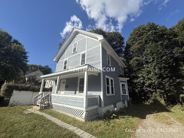 3 BR, 1.5 BA Apartment 37 Tyler Ave Bangor, ME 04401