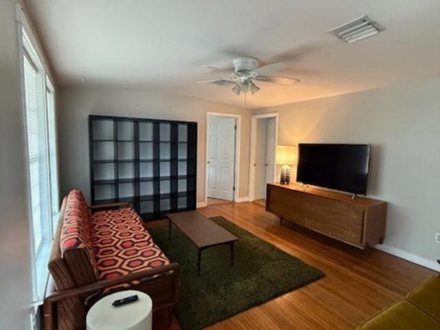 3 BR, 1.5 BA Apartment 3911 2nd Ave N, St. Petersburg, FL 33713