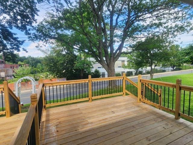 3 BR, 1.5 BA Apartment 40 Ferry St, Unit 1, Easthampton, MA 01027