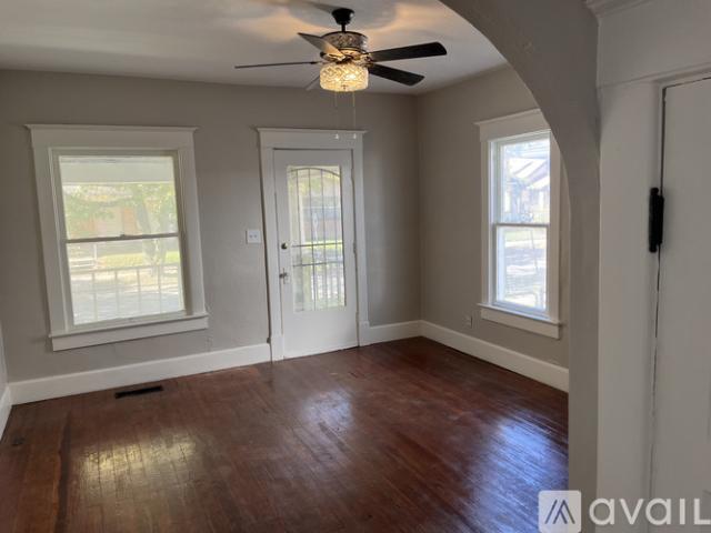 3 BR, 1.5 BA Apartment 417 North Linwood Avenue, Unit 419, Indianapolis, IN 46201