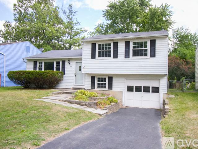 3 BR, 1.5 BA Apartment 437 S Haven Rd, Toledo, OH 43615
