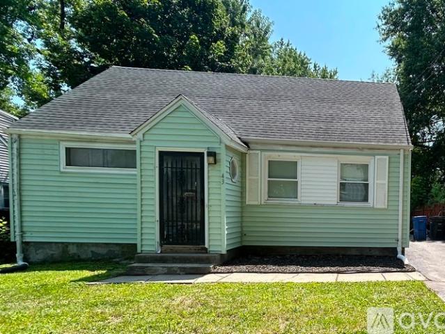 3 BR, 1.5 BA Apartment 43 Baltic Street, Hartford, CT 06112