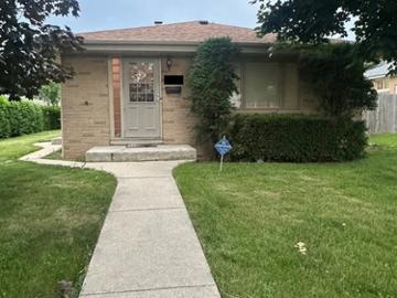 3 BR, 1.5 BA Apartment 4623 N 77th Street, Milwaukee, WI 53218