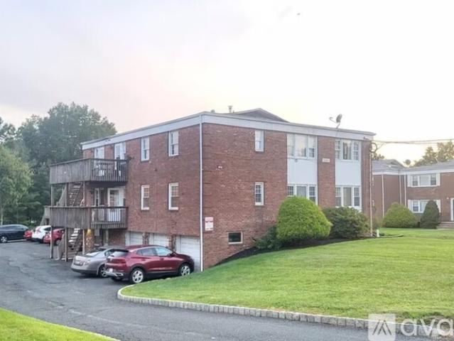 3 BR, 1.5 BA Apartment 4 Columbia Drive, Unit 1A, Bridgewater, NJ 08807
