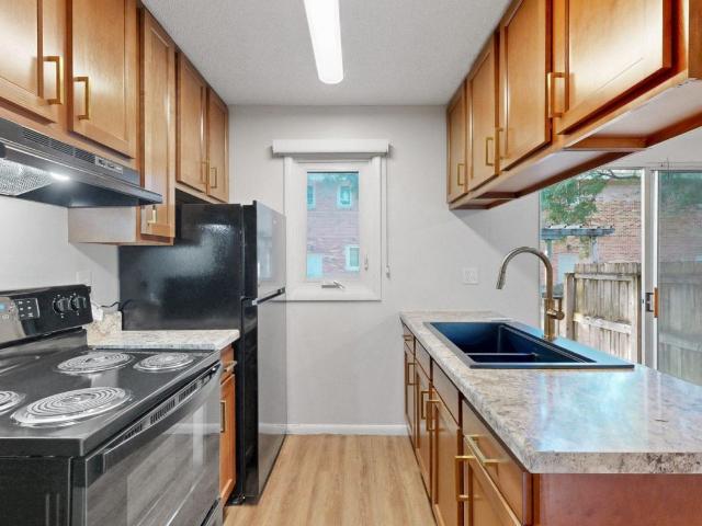 3 BR, 1.5 BA Apartment 50 W 78th St Unit TH 81, Minneapolis, MN 55423