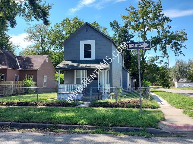 3 BR, 1.5 BA Apartment 541 NE Grattan St, Topeka, KS 66616
