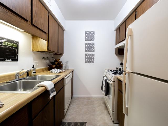 3 BR, 1.5 BA Apartment 5630 University Park Drive Unit 00905, Mishawaka, IN 46545
