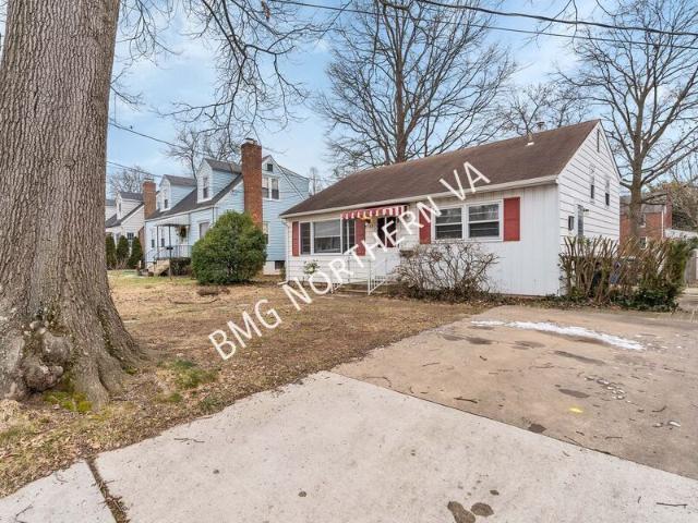 3 BR, 1.5 BA Apartment 5722 4TH STREET S Arlington, VA 22204