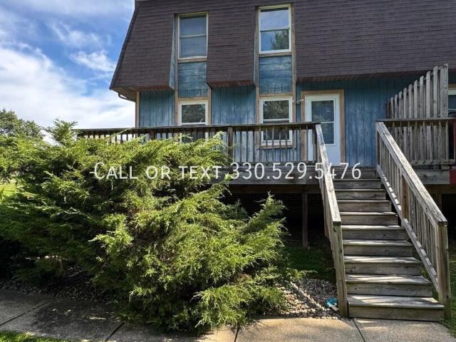 3 BR, 1.5 BA Apartment 6575 Palmer Dr. NW, Canton, OH 44718