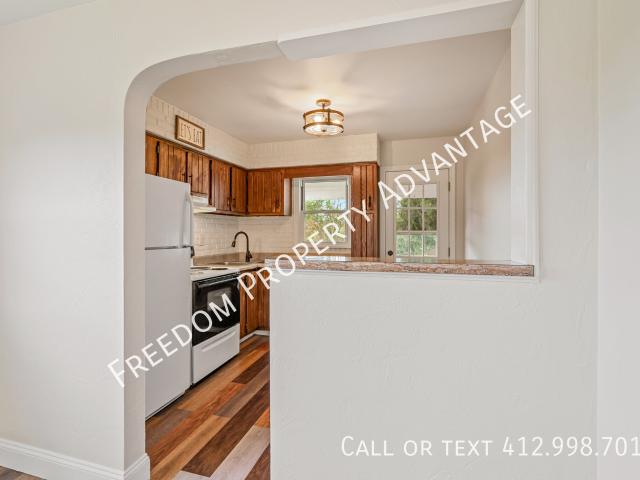3 BR, 1.5 BA Apartment 6612 Overlook St, South Park, PA 15129
