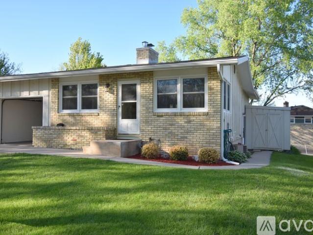 3 BR, 1.5 BA Apartment 6706 Spring Grove Court, Middleton, WI 53562