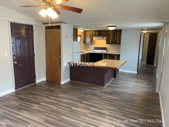 3 BR, 1.5 BA Apartment 681 Main Rd. N, Hampden, ME 04444