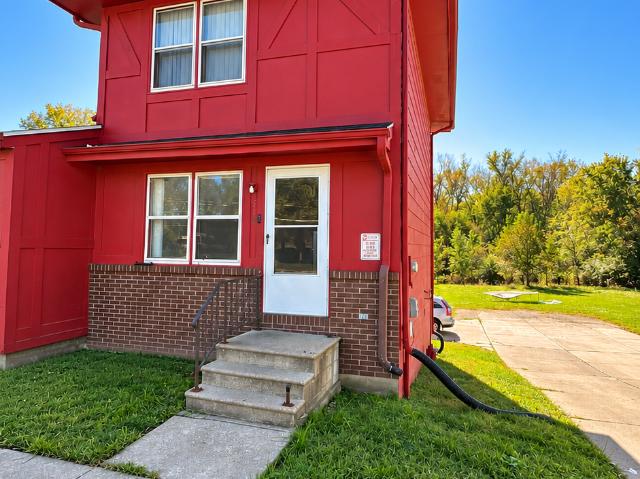 3 BR, 1.5 BA Apartment 715 E McKinley Ave, Des Moines, IA 50315