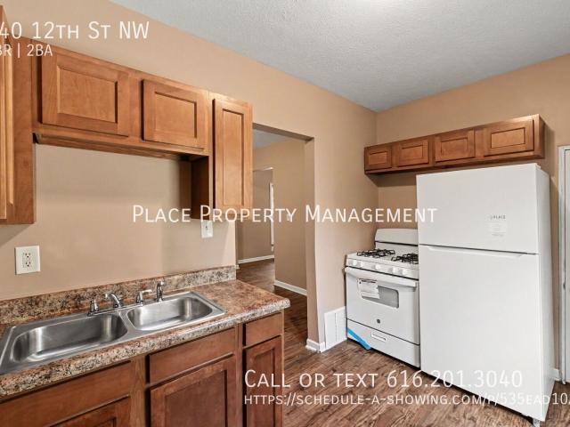 3 BR, 1.5 BA Apartment 740 12th St NW, Grand Rapids, MI 49504