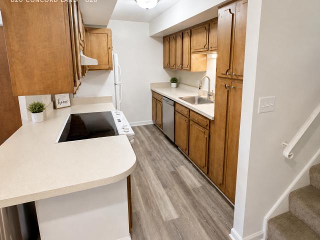 3 BR, 1.5 BA Apartment 820 Concord Lane, Barrington, IL 60010
