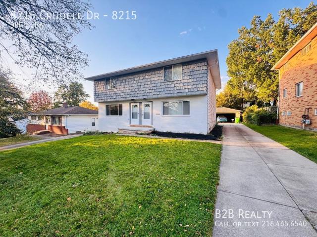 3 BR, 1.5 BA Apartment 8215 Crudele Dr, Garfield Heights, OH 44125