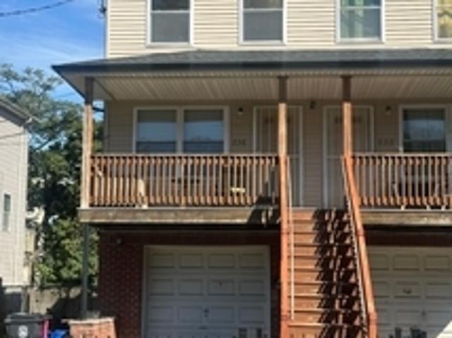 3 BR, 1.5 BA Apartment 836 Hunterdon Street, Newark, NJ 07112