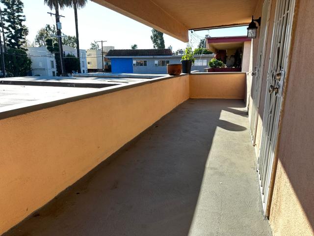 3 BR, 1.5 BA Apartment 8645 Columbus Ave, North Hills, CA 91343