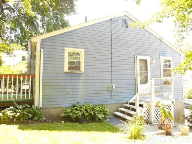 3 BR, 1.5 BA Apartment 8 Proctor Street, Unit 2, Worcester, MA 01606