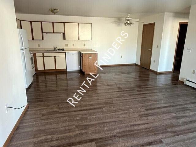 3 BR, 1.5 BA Apartment 907 Madison Ave Marinette, WI 54143