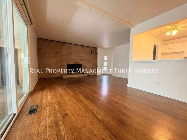 3 BR, 1.5 BA Apartment 90 Canisius Ln Florissant, MO 63031