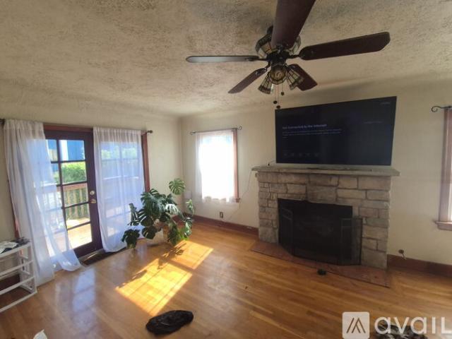 3 BR, 1.5 BA Apartment 917 Veneta Avenue, Bremerton, WA 98337