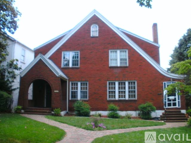 3 BR, 1.5 BA Apartment Longview Avenue Southwest, Unit 2503, Roanoke, VA 24014