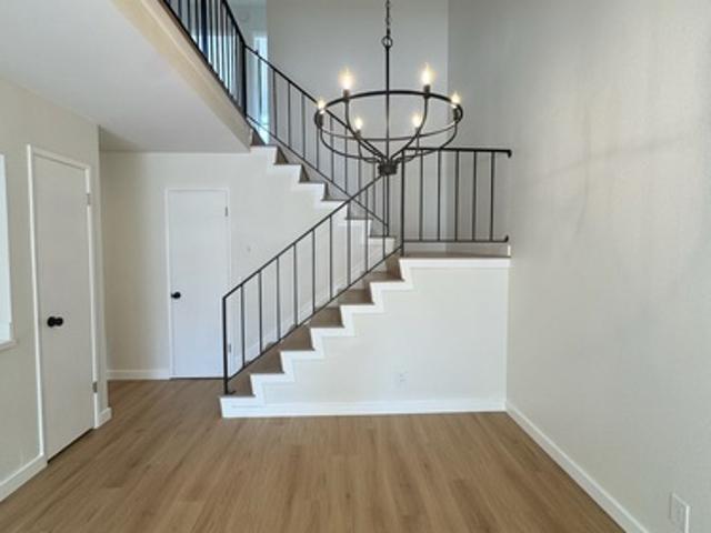 3 BR, 1.5 BA Apartment Rosewood Street, Unit Venwood, Ventura, CA 93001