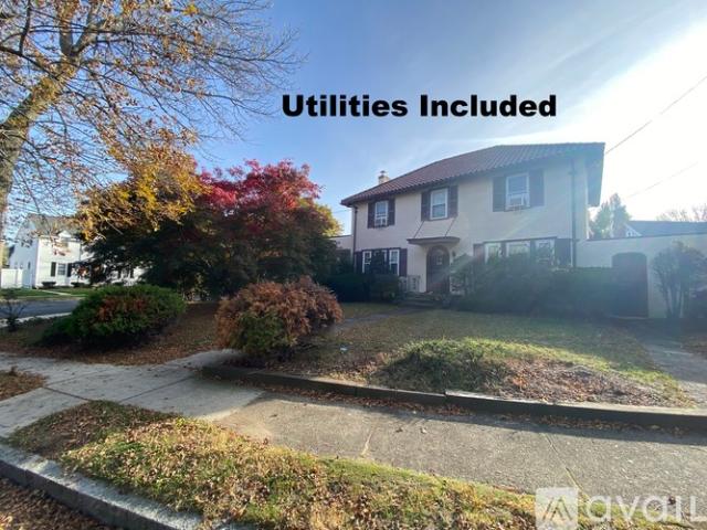 3 BR, 1.5 BA Apartment Richfield Rd, Arlington, MA 02474