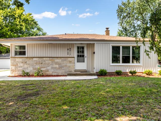 3 BR, 1.5 BA Apartment W148N8117 University Dr, Menomonee Falls, WI 53051