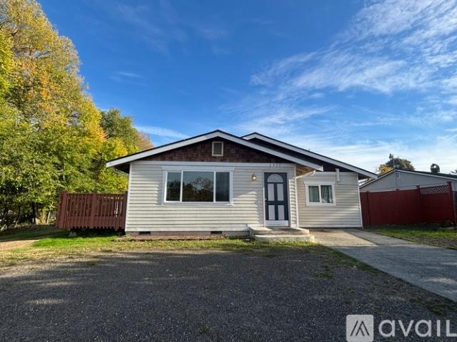 3 BR, 1.8 BA Apartment 1935 Lincoln Ave SE, Port Orchard, WA 98366