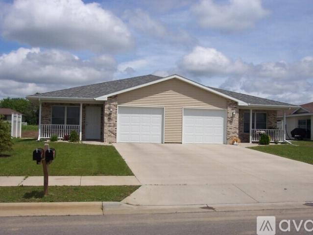3 BR, 1.8 BA Apartment 526 Landmann St, Unit a, Tomah, WI 54660