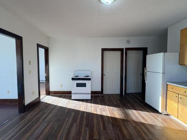 3 Br, 1 bath, Apartment 214 Blake St