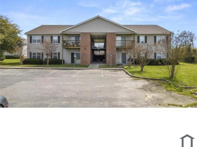 3 Br, 1 bath, Apartment 414 S Longstreet Rd