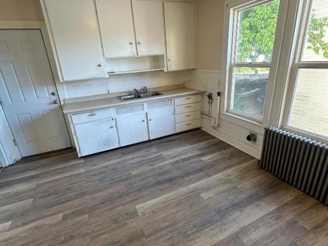 3 Br, 1 bath, Condo 57 College St
