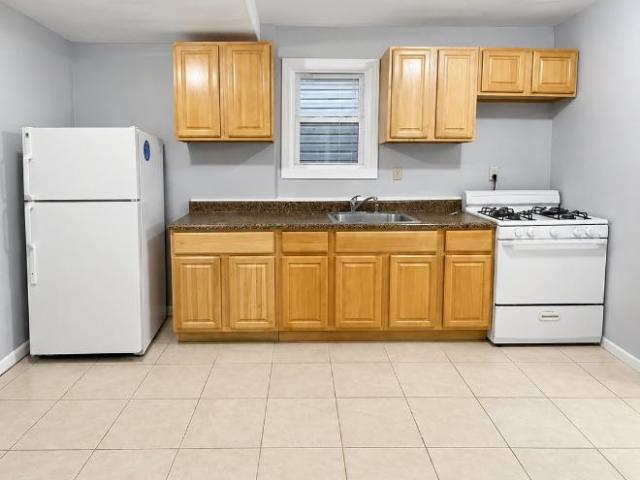 3 Br, 1 bath, Condo 131 S 13th St