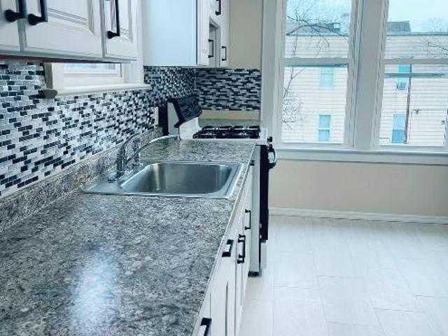 3 Br, 1 bath, Condo 16 Hazel Pl