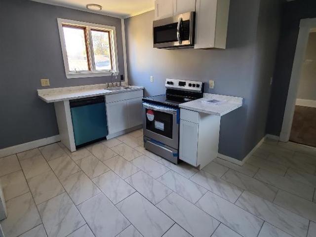 2 Br, 1 bath, Single Family 12 Autumn Street
