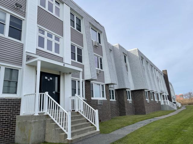 3 BR, 1 BA Apartment 143 3rd St Newport, RI 02840