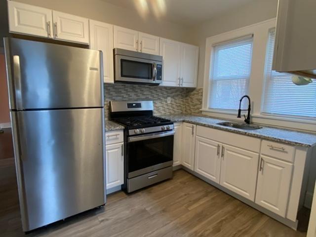 3 BR, 1 BA Apartment 143 Benson Street, Unit 2, Albany, NY 12206