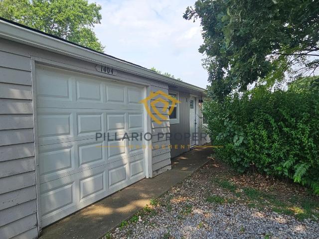 3 BR, 1 BA Apartment 1404 S Harrison St Alexandria, IN 46001