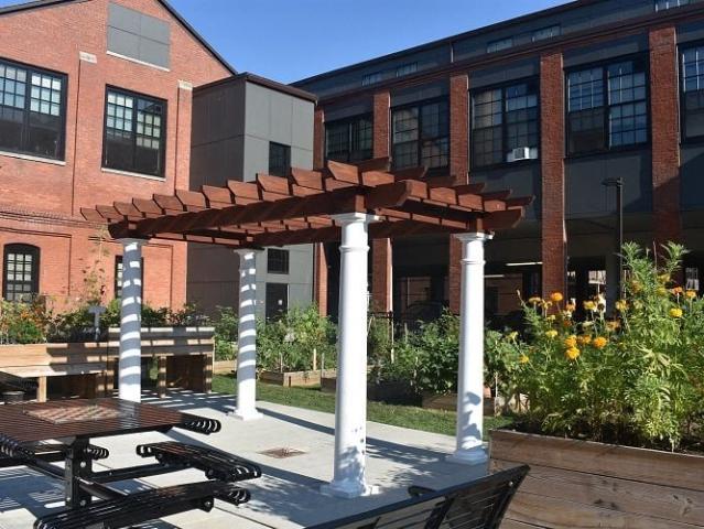 3 BR, 1 BA Apartment 140 Russ St, Hartford, CT 06106