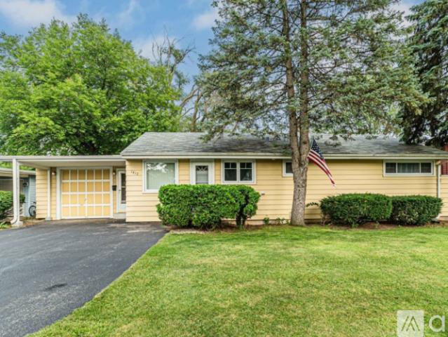 3 BR, 1 BA Apartment 1417 North Wilke Road, Arlington Heights, IL 60004