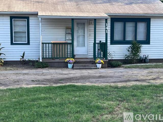 3 BR, 1 BA Apartment 141 East 44th Street South, Wichita, KS 67216