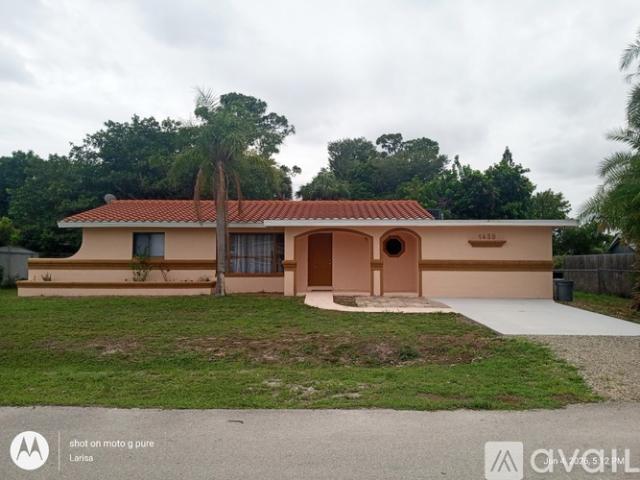 3 BR, 1 BA Apartment 1439 Glick Dr, North Fort Myers, FL 33917