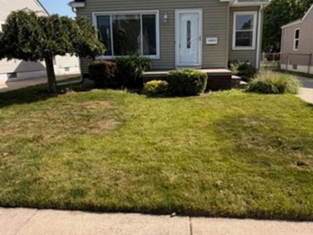 3 BR, 1 BA Apartment 14650 College, Allen Park, MI 48101