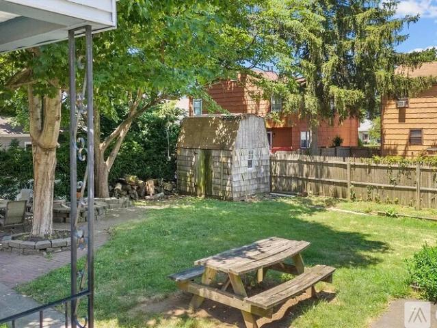 4 BR, 1 BA Apartment 146 Ocean Avenue, Bridgeport, CT 06605