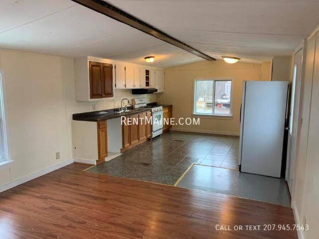 3 BR, 1 BA Apartment 14 Pheasant Hill Mobile Home Park, Milford, ME 04461